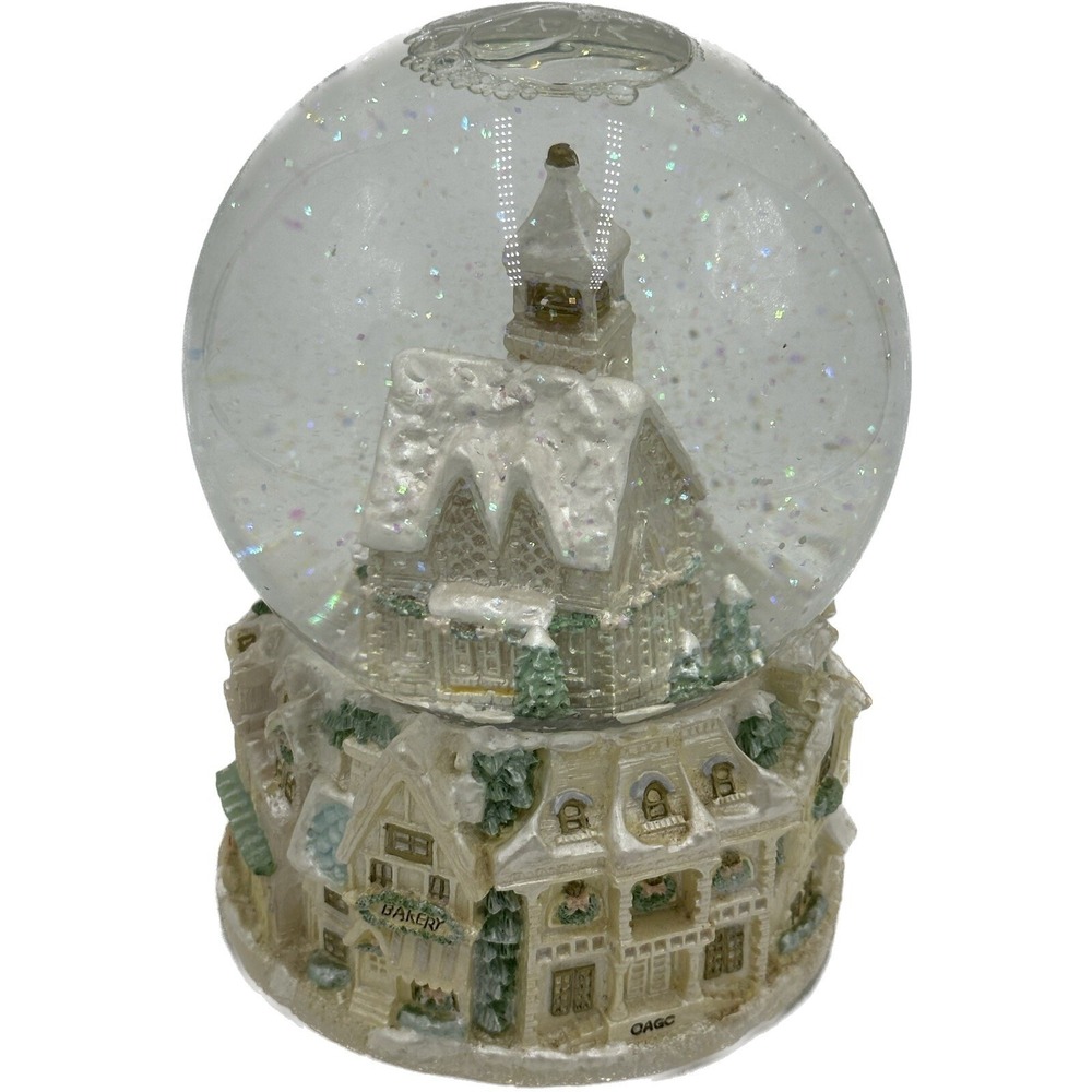 Sankyo Musical Lighted Holiday Snow Globe SILENT NIGHT Christmas Snowdome Church
